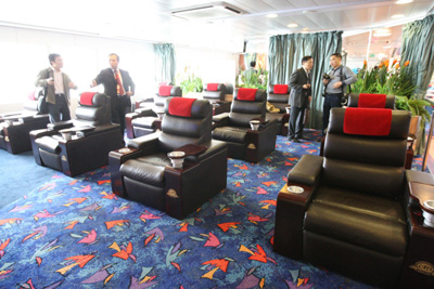 我國最大高速客滾輪“海峽號”今日首航臺中