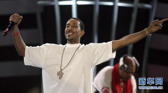 世界艾滋病日：關(guān)“艾”，從擁抱開始