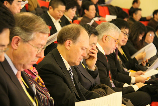 江蘇十一屆人大五次會議召開 推英文版工作報告