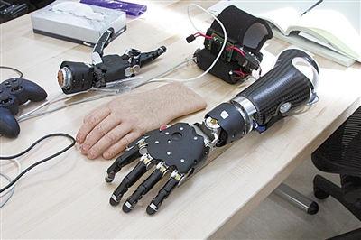 生活與科技:人腦控制假肢 靈活堪比真臂(組圖)