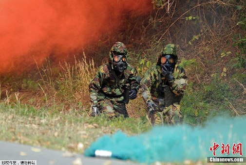 7國聯(lián)合軍演:美士兵殺毒蛇 喝蛇血吞內(nèi)臟