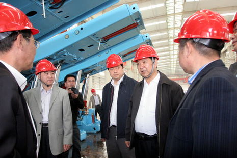 安徽副省長視察淮海實業(yè)集團