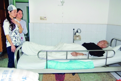 “最美護(hù)士”何遙的美麗瞬間 組圖