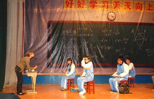 石大第12屆燃塵話劇節開幕 畢業生用《曾經》告別母校