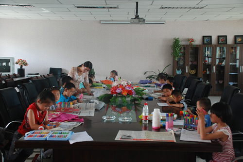 青河縣：幼兒暑假業余文化生活放光彩