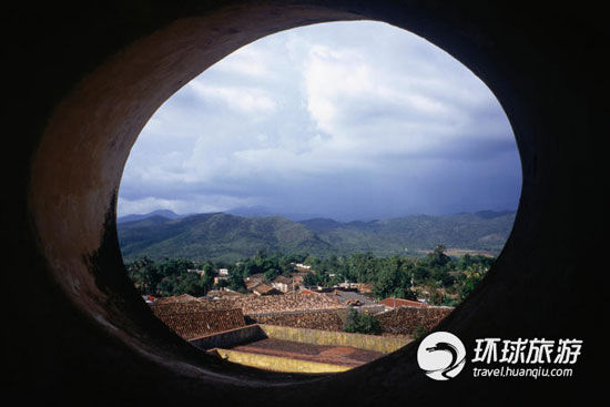 買一張環(huán)游世界機(jī)票就啟程