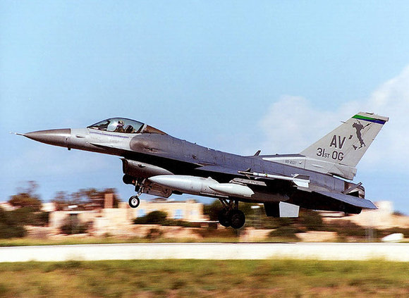 美軍F-16戰(zhàn)機墜落日本北海道海域 飛行員獲救