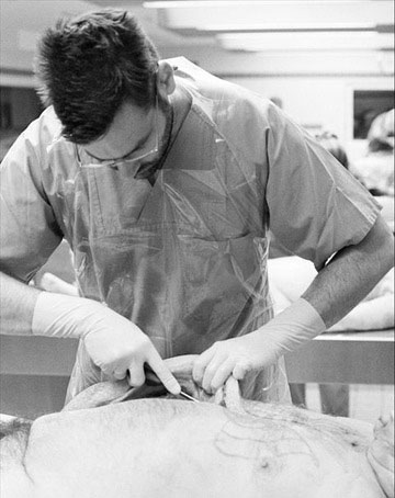 揭秘犯罪鑒證法醫(yī)如何讓死者“說話”