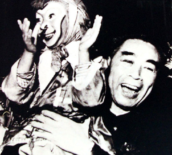 周恩來(lái)十大可愛(ài)瞬間 偉人也有萌態(tài)