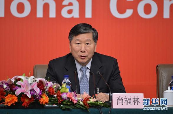 十八大新聞中心舉辦“中國(guó)銀行改革與科學(xué)發(fā)展”集體采訪活動(dòng)