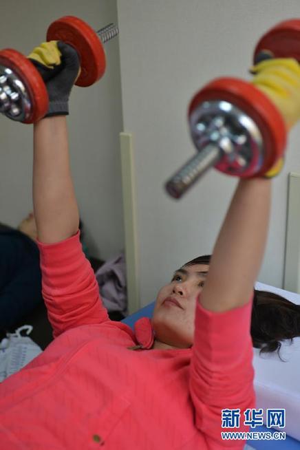 “最美女教師”張麗莉：樂觀堅持康復訓練