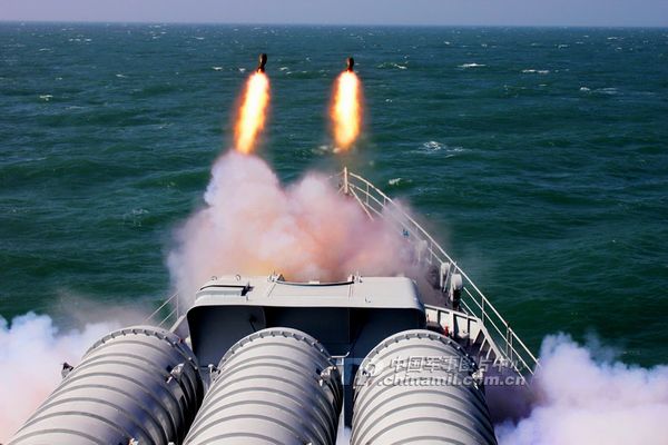 中國戰艦疑遭不明潛艇偵查 反潛直升機緊急起飛