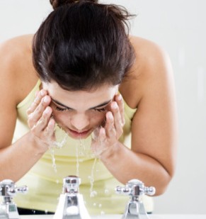 白領(lǐng)養(yǎng)生：飯后12件小事 讓你美麗大變身