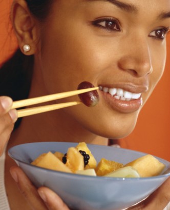 白領(lǐng)養(yǎng)生：飯后12件小事 讓你美麗大變身