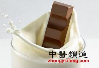 警惕：喝牛奶千萬別與這4種食物搭配(圖)