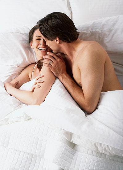 養(yǎng)生：哪種的睡姿的夫妻“最般配”？