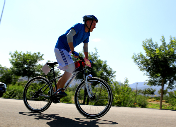 10多個國家和地區的281名青少年喜聚金昌開展生存訓練營活動