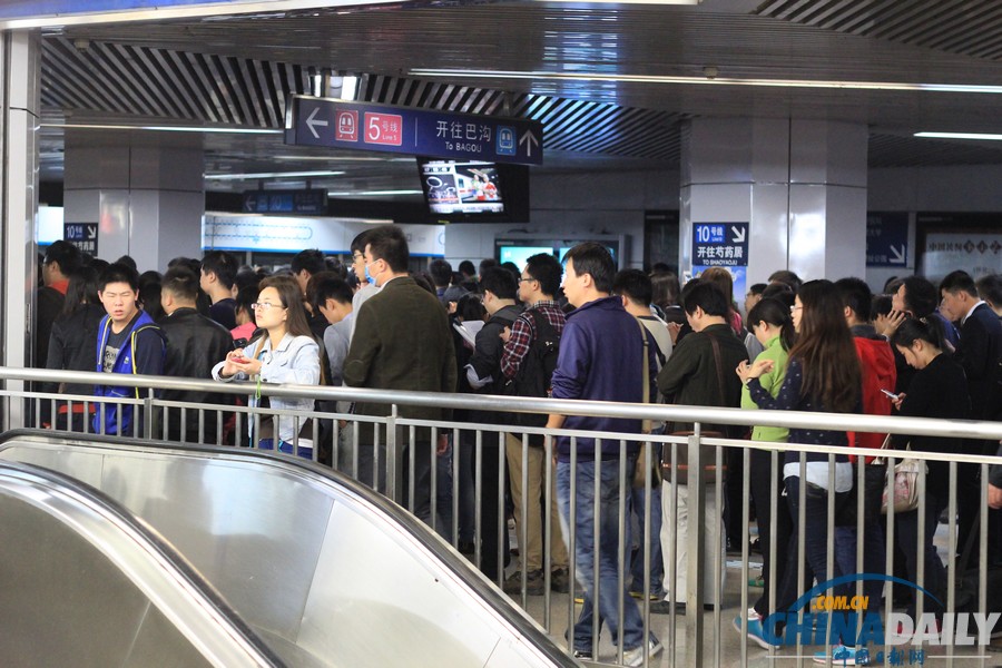 北京地鐵10號線列車信號故障 部分列車晚點