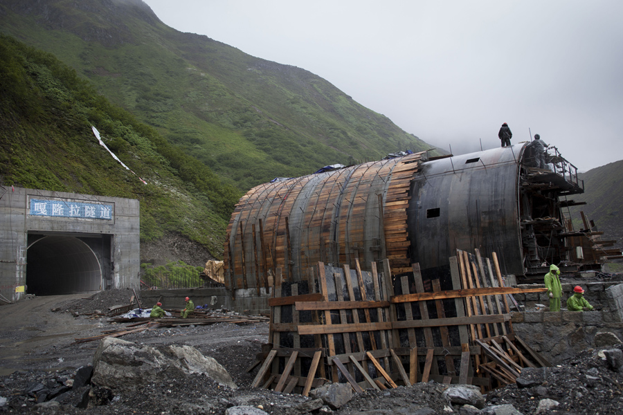 圖片故事：路通墨脫 從天塹到通途