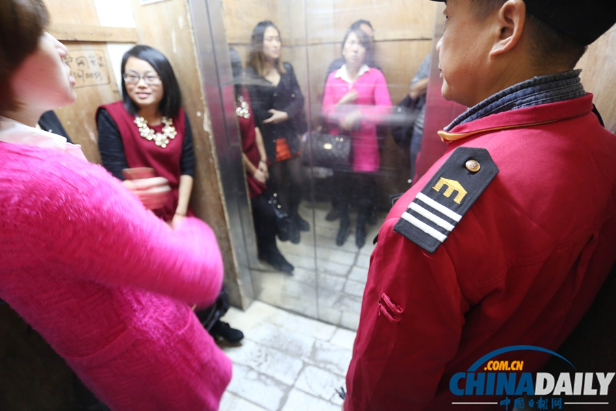 衡陽一大廈電梯收損耗費(fèi) 坐電梯1元1次引爭議