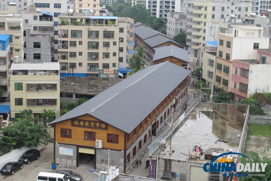 海口“最美違建”仿古建筑群開始自拆