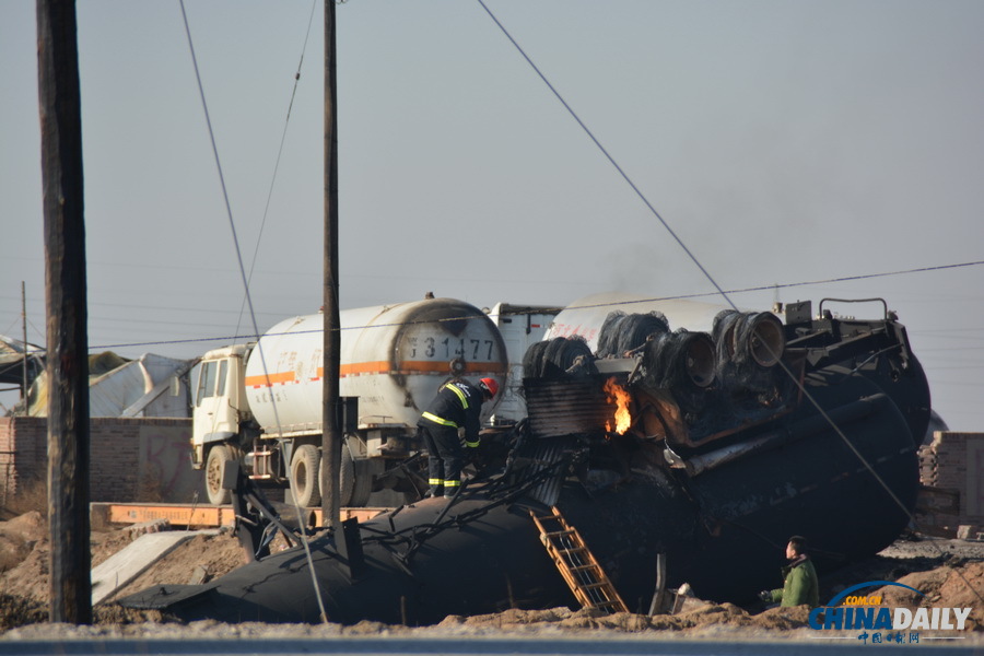 組圖：河北黃驊液化氣站爆炸事故：唯一遺留明火被熄滅