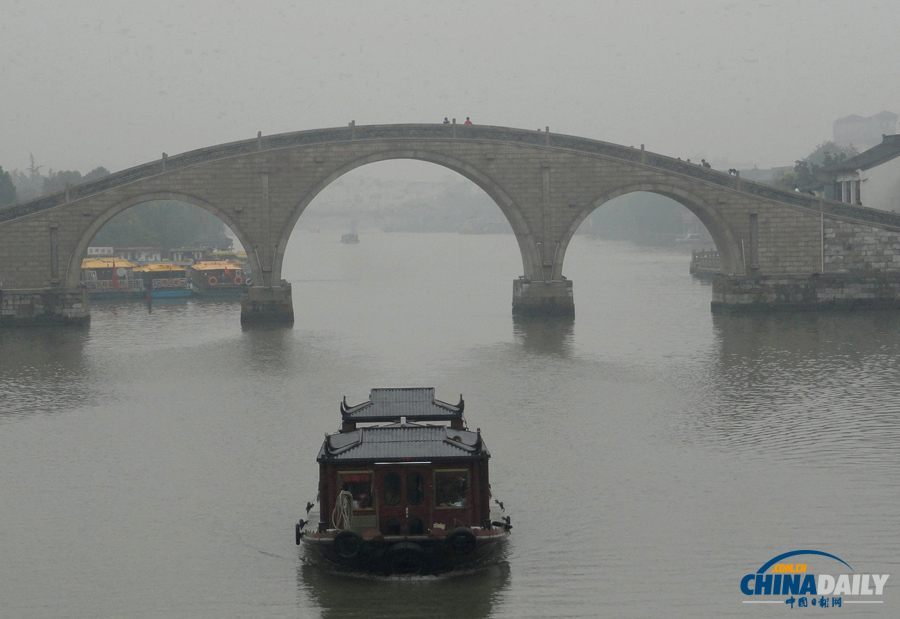 平安夜中國多地陷“霾伏”