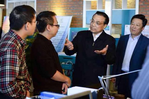 李克強(qiáng)鼓勵創(chuàng)業(yè)者：比爾·蓋茨和喬布斯都從小公司起步