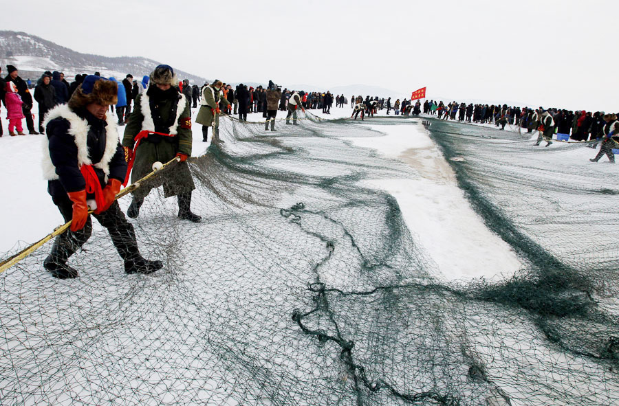 吉林長春石頭口門水庫開網捕魚