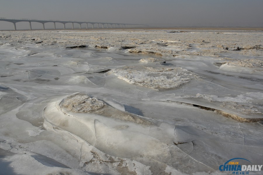 黃河山西永濟段出現冰封
