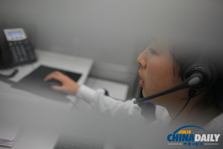 春運高峰期話務量飆升 北京12306訂票中心設員工“發泄墻”