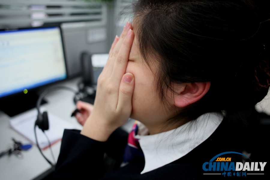 春運(yùn)高峰期話務(wù)量飆升 北京12306訂票中心設(shè)員工“發(fā)泄墻”