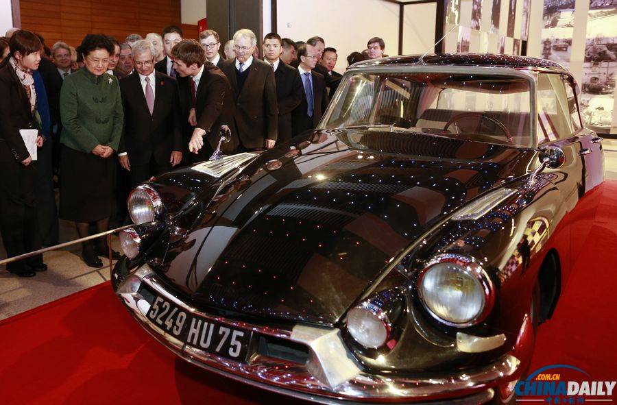 《中法建交50周年回顧展》在北京開幕