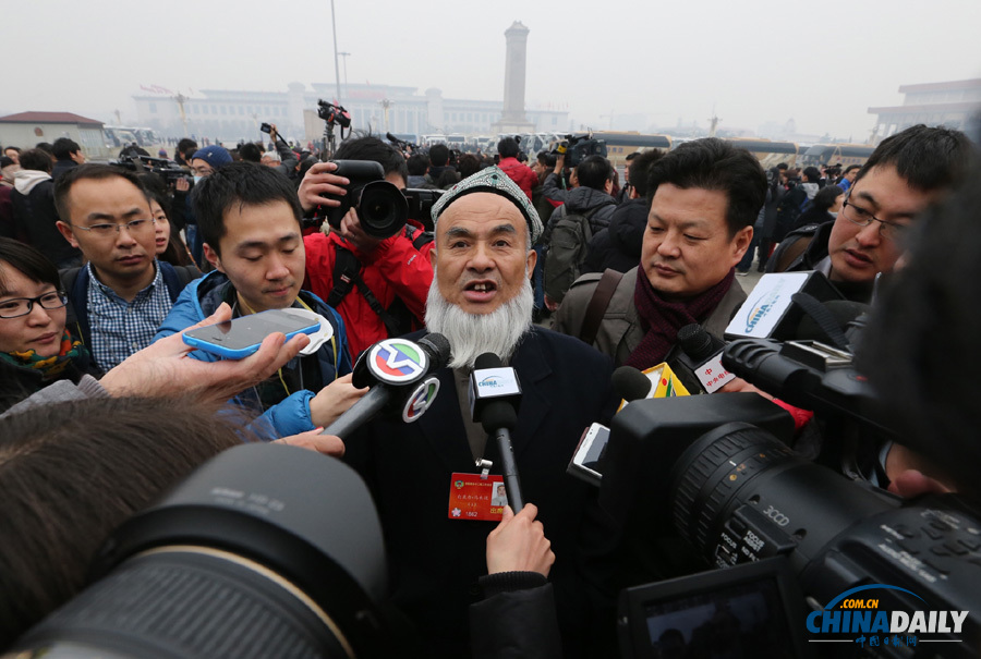 全國(guó)政協(xié)十二屆二次會(huì)議在京開(kāi)幕