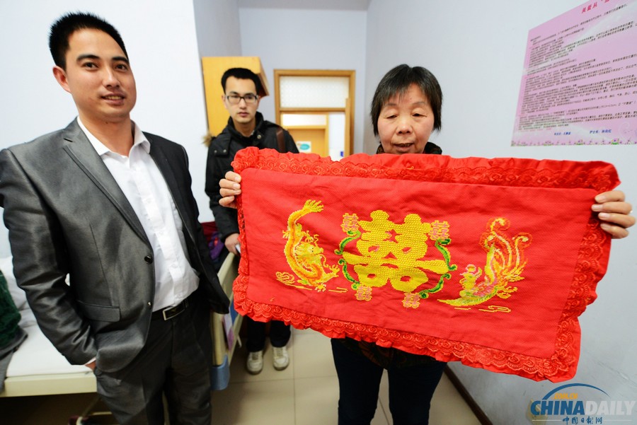 鄭州90后患癌女孩生命進入倒計時 男友與其舉行婚禮