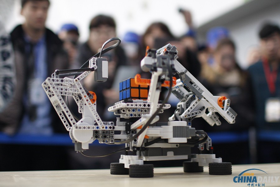 中國高校機器人匯集天津“大比武”