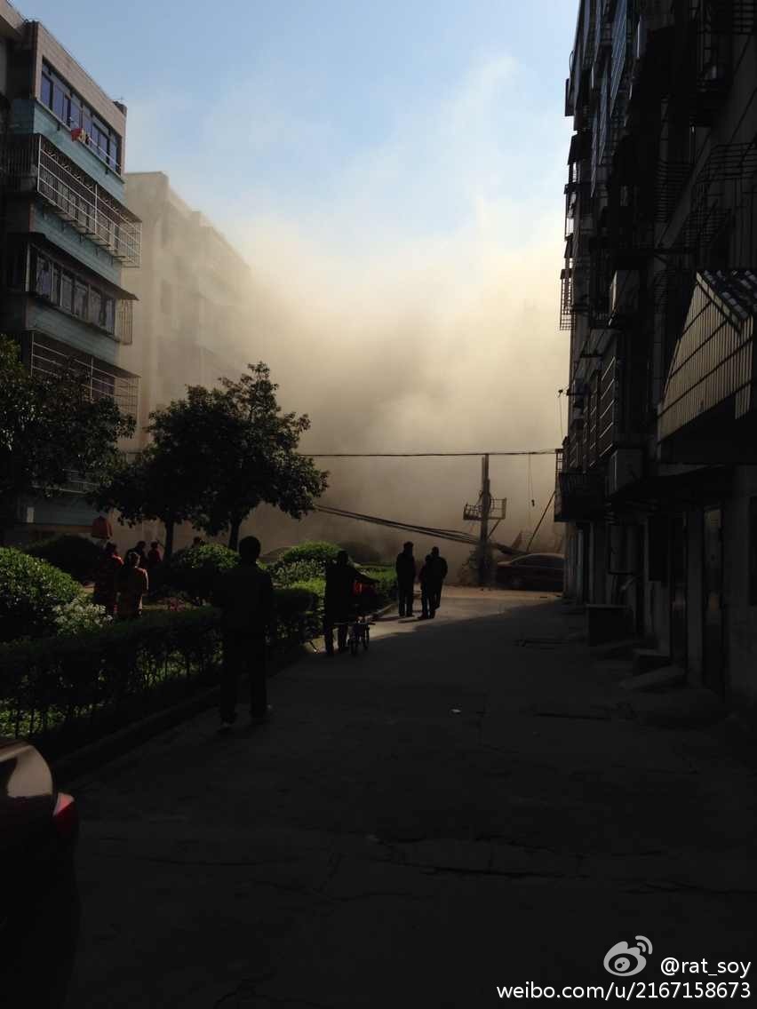 浙江寧波奉化市一幢5層居民房倒塌