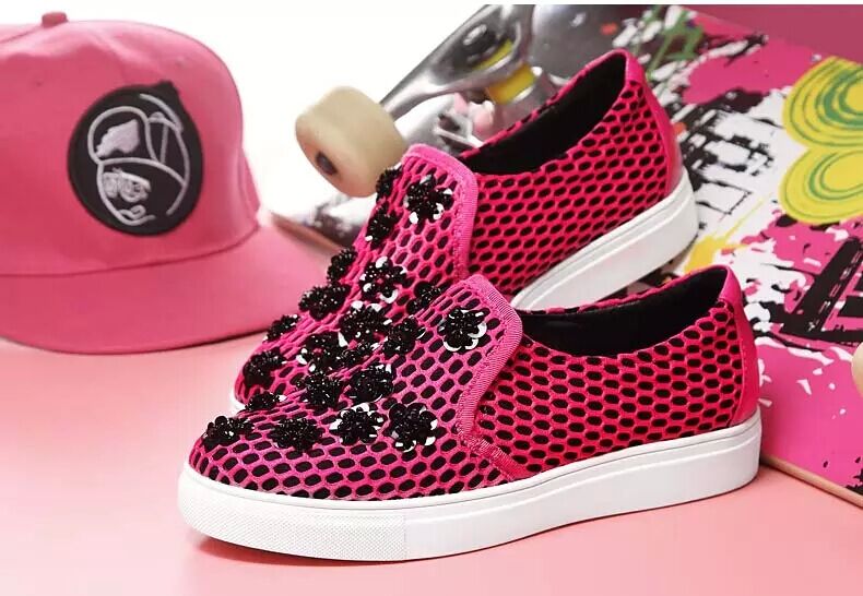 KOMANIC柯瑪妮克， 同步全球時尚