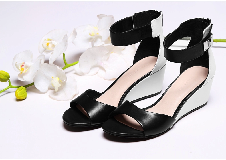 KOMANIC柯瑪妮克， 同步全球時尚