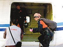 重慶首個跳傘俱樂部開張迎客 跳一次7分鐘要價4880元