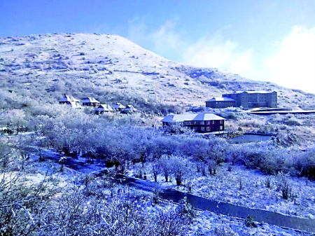 重慶冬季賞雪路線出爐 多地冰雪節(jié)將啟動住宿略緊張