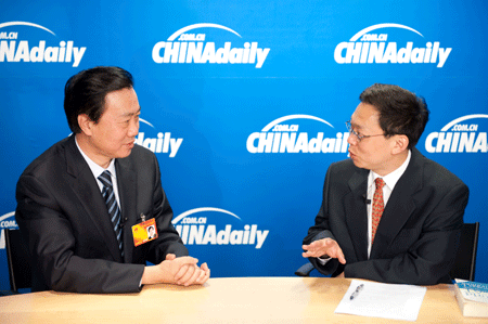 大連市委書(shū)記夏德仁與主持人