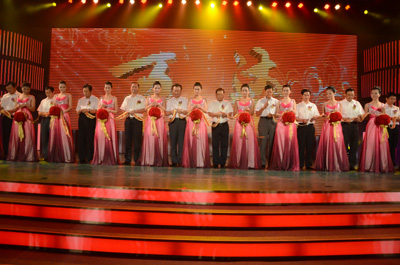 王健林出席寧德萬(wàn)達(dá)嘉華酒店開(kāi)業(yè)