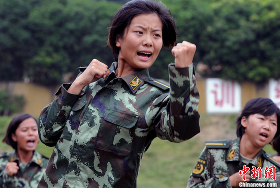 福建新“警花”接受訓練 曾參加世界小姐比賽