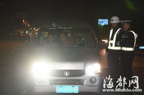 福州：濫用遠光燈回潮 半個小時7名司機被查