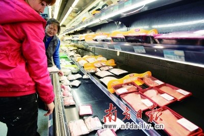 食品生產日期被私改 專家教招查“身份”（圖）