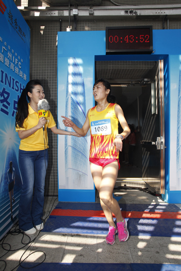 13分54秒！奧運選手勇奪廣州IFC登高賽冠軍