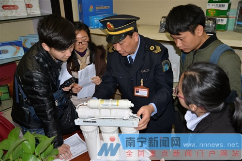 南寧開展凈水設(shè)備檢查行動 四款問題產(chǎn)品當(dāng)場下架