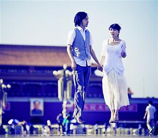 漂浮婚紗照跟風國外新潮流 受年輕人青睞