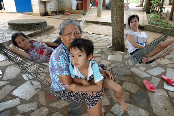 海南文明生態村巡禮之二——特色道路助推農民致富